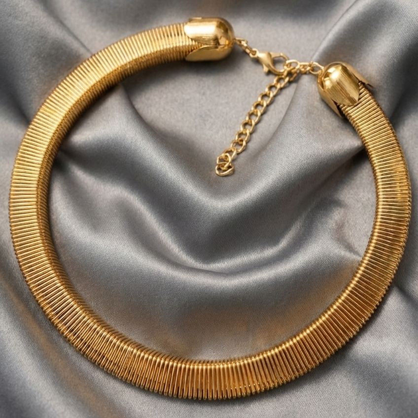 Golden Poise Collar Necklace
