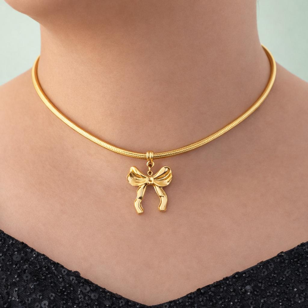 Bow Charm Collar Necklace