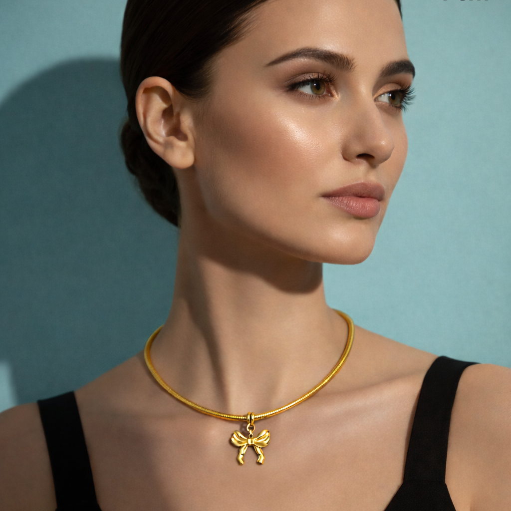 Bow Charm Collar Necklace