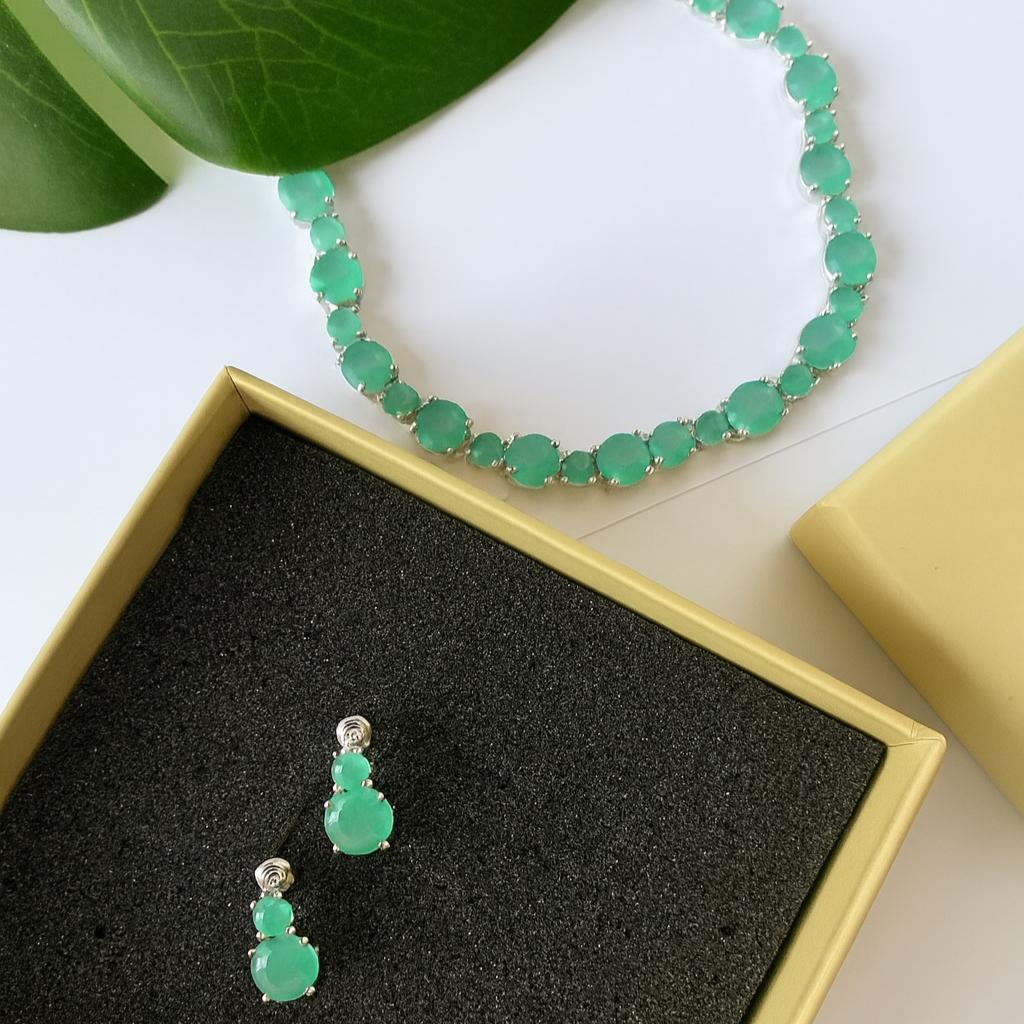 Jade color Necklace and Earrings - Stone Set